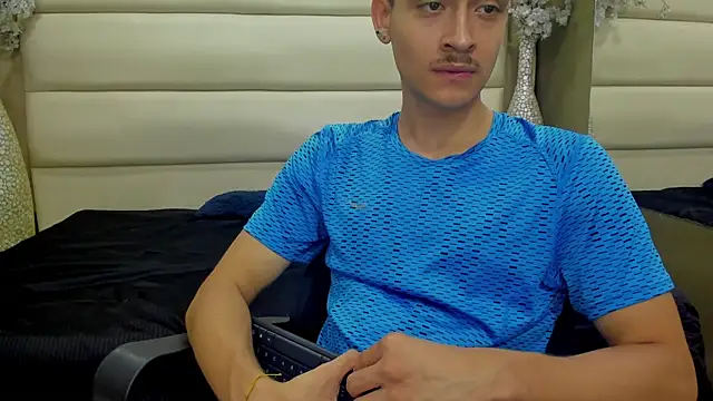 Desmon Clark online show from 03-11-25, 04:08