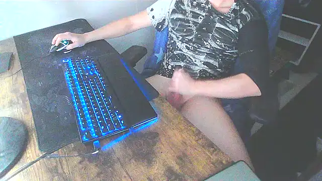 Snapshot of WouldLovetoFuckYou666 chatting on 12-08-24, 05:11 WouldLovetoFuckYou666 online show from 12-08-24, 05:11