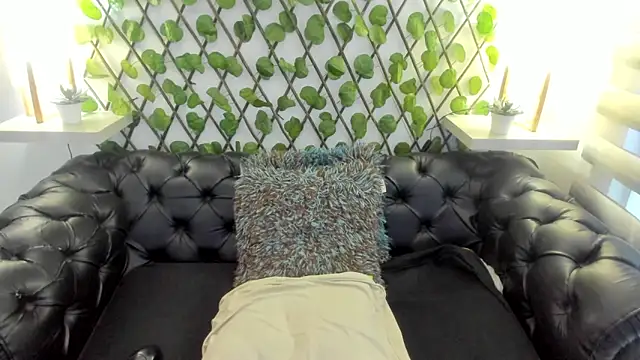 MARGOT WHISPER online show from 09-10-25, 12:04