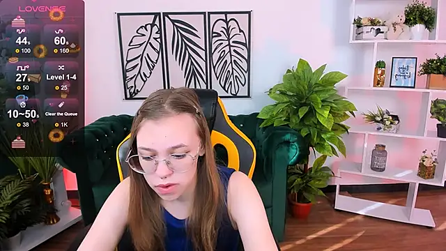 LayriantaVee online show from 03-07-25, 06:57