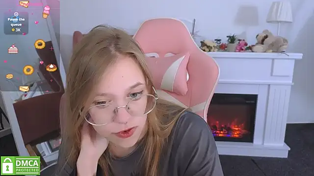 LayriantaVee online show from 09-25-25, 06:08