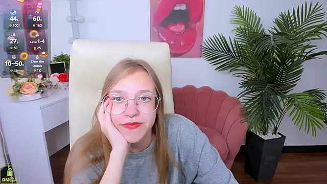 LayriantaVee online show from 09-15-25, 06:03