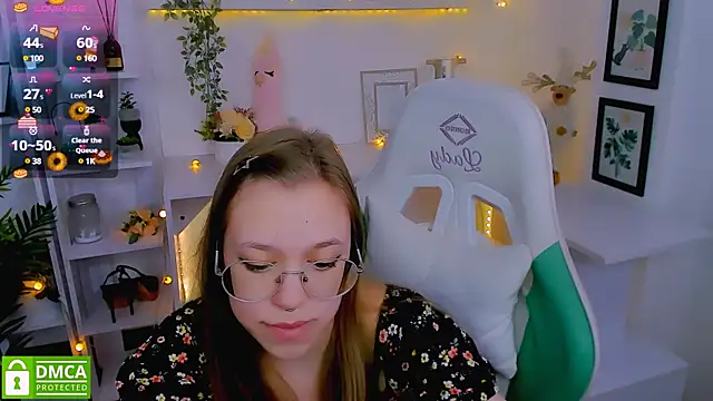 LayriantaVee online show from 02-26-25, 01:11