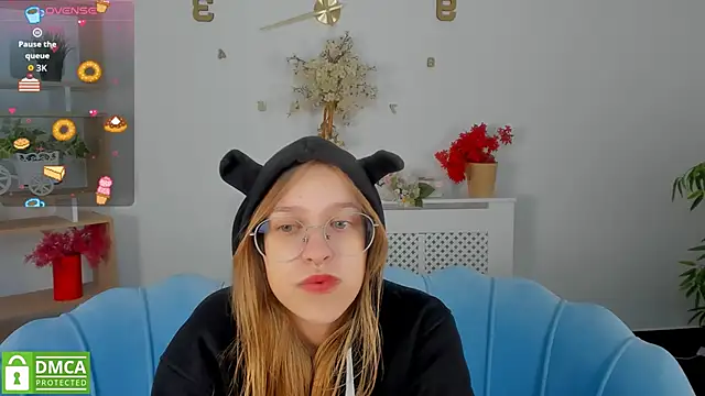 LayriantaVee online show from 10-10-25, 06:14