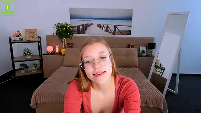 LayriantaVee online show from 03-01-25, 01:18