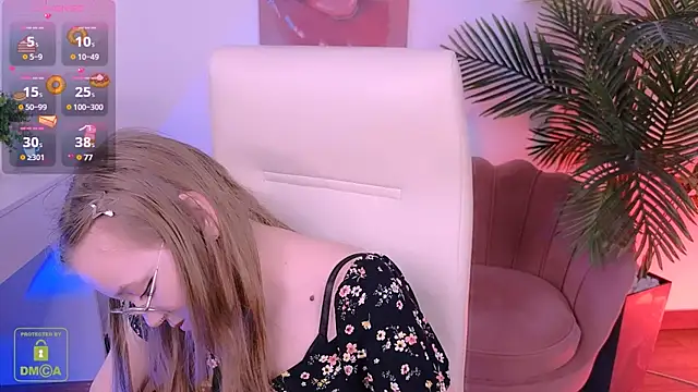 LayriantaVee online show from 03-14-25, 01:35