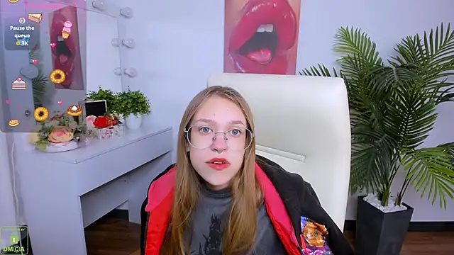 LayriantaVee online show from 09-28-25, 06:09