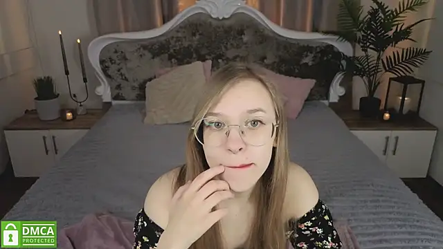 LayriantaVee online show from 04-15-26, 05:57