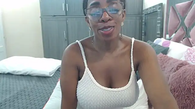 Snapshot of Ginachaudex chatting on 07-09-26, 01:21 Ginachaudex online show from 07-09-26, 01:21