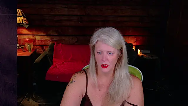 AliceHarlot online show from 10-28-25, 03:29