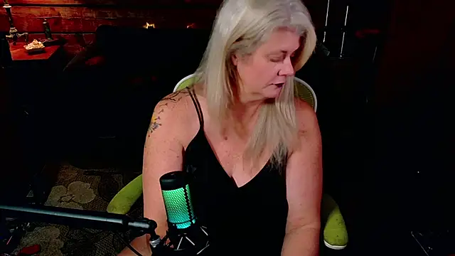 AliceHarlot online show from 12-17-25, 05:23