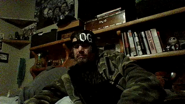 Snapshot of clitstitsandbongrips chatting on 12-17-24, 10:44 clitstitsandbongrips online show from 12-17-24, 10:44