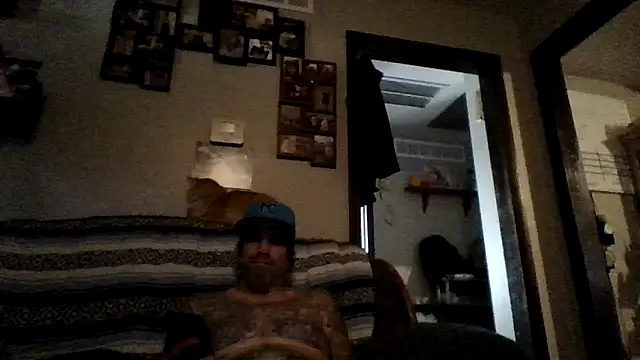 Snapshot of clitstitsandbongrips chatting on 10-05-25, 08:54 clitstitsandbongrips online show from 10-05-25, 08:54