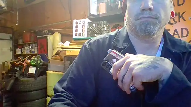 Snapshot of clitstitsandbongrips chatting on 03-12-25, 05:38 clitstitsandbongrips online show from 03-12-25, 05:38