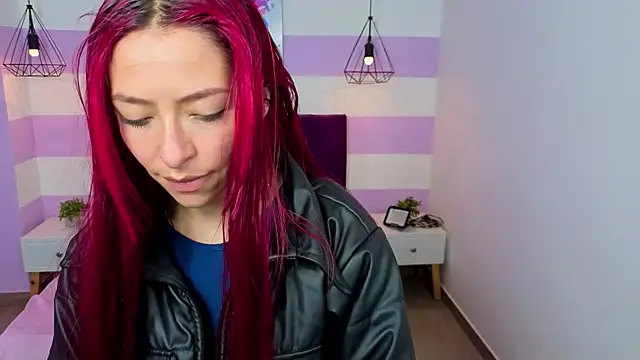 Snapshot of Scarlett__bell chatting on 05-08-26, 01:26 Scarlett bell online show from 05-08-26, 01:26