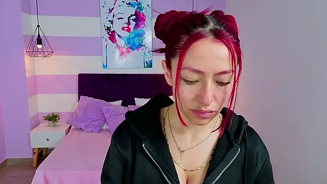 Snapshot of Scarlett__bell chatting on 04-21-26, 01:28 Scarlett bell online show from 04-21-26, 01:28
