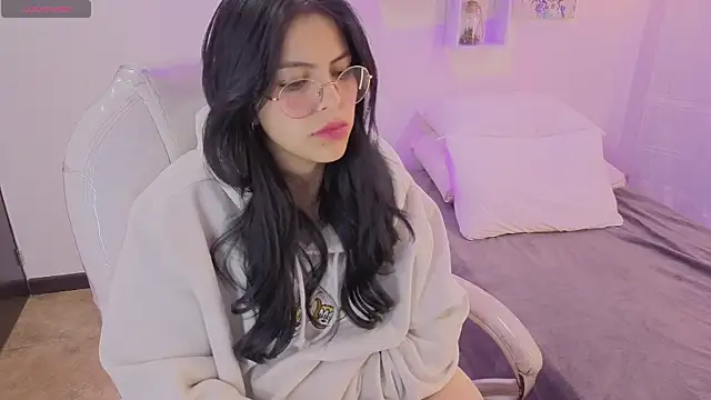 Eliie Ruizz online show from 10-26-25, 08:48