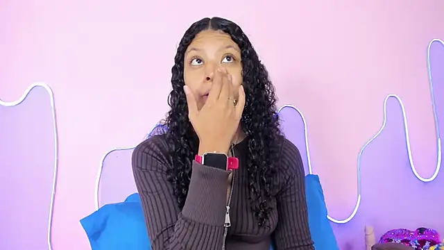 Snapshot of Mingie_Rouse chatting on 10-28-25, 12:04 Mingie Rouse online show from 10-28-25, 12:04