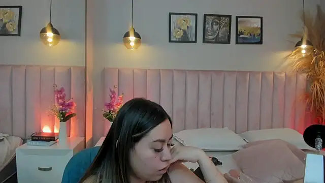 Snapshot of Annie_karlsson__ chatting on 10-08-25, 03:41 Annie karlsson online show from 10-08-25, 03:41