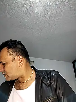 RogueTraveler online show from 11-05-25, 03:09