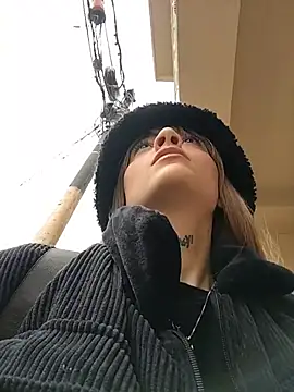 Dani pegin online show from 12-19-25, 01:57