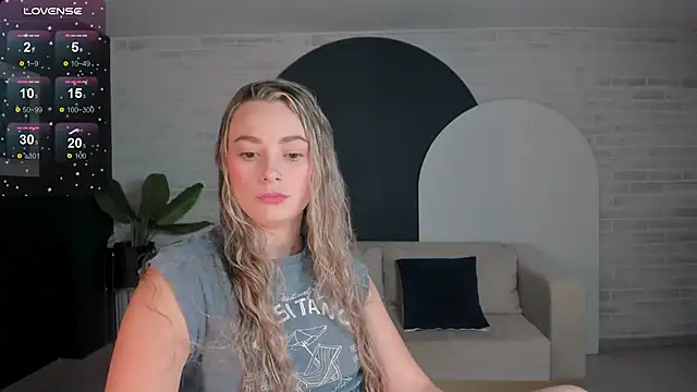 TiaraLawrence online show from 12-15-24, 05:20