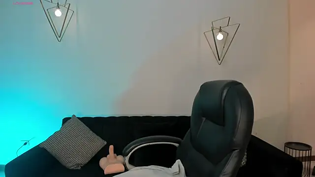 AmberFarrell online show from 10-21-25, 09:47