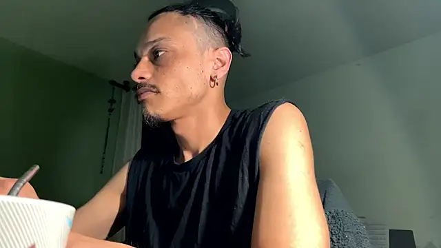 Snapshot of villanocat chatting on 09-26-25, 02:18 villanocat online show from 09-26-25, 02:18