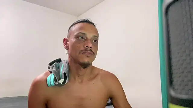 Snapshot of villanocat chatting on 12-15-24, 05:23 villanocat online show from 12-15-24, 05:23