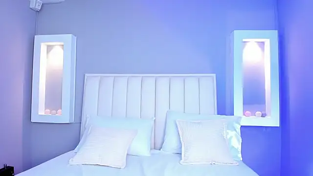 HannaPaola online show from 10-25-25, 10:43