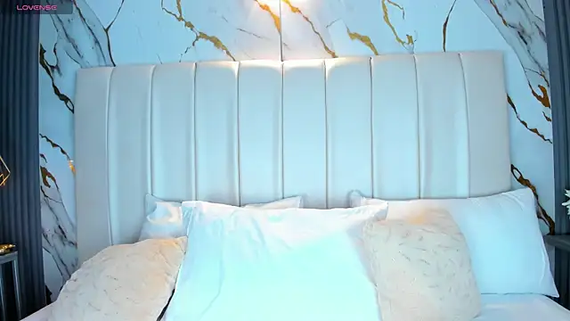 HannaPaola online show from 11-26-25, 11:16