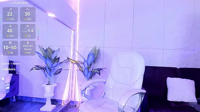 HannaPaola online show from 11-13-25, 10:46