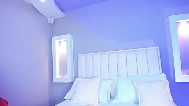 HannaPaola online show from 09-30-25, 10:49