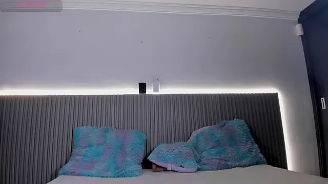 valentina lux online show from 01-06-26, 08:13