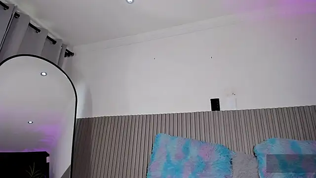 valentina lux online show from 05-07-26, 07:28
