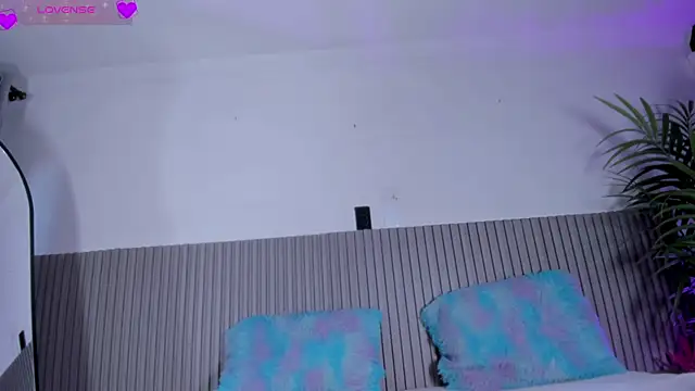 valentina lux online show from 04-07-26, 08:10