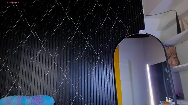 valentina lux online show from 10-04-25, 07:04