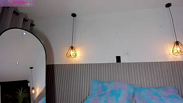 valentina lux online show from 06-12-26, 07:11