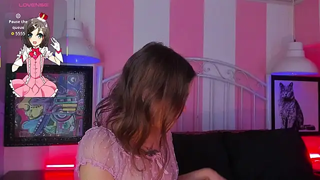 Liah Grey8 online show from 11-18-25, 09:18