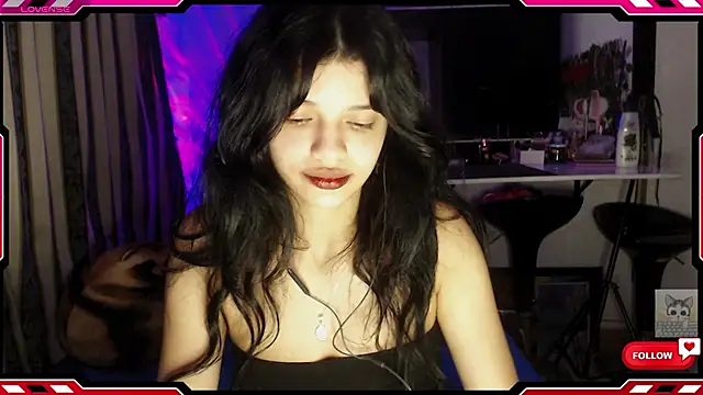 Snapshot of Sarahgin chatting on 11-22-25, 09:30 Sarahgin online show from 11-22-25, 09:30