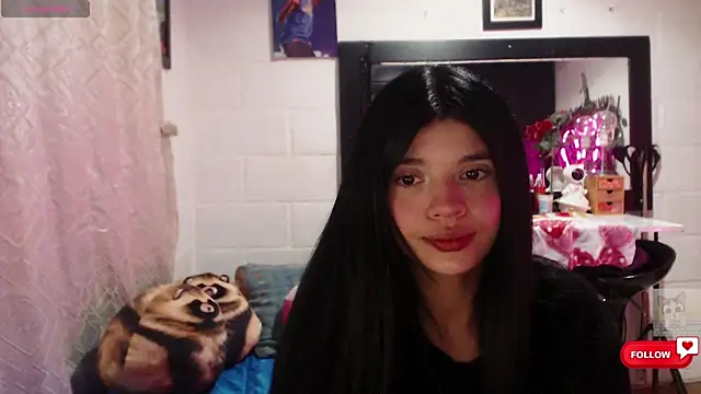 Snapshot of Sarahgin chatting on 04-24-26, 11:12 Sarahgin online show from 04-24-26, 11:12