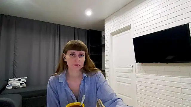 Daniella Lorente online show from 05-21-26, 11:46