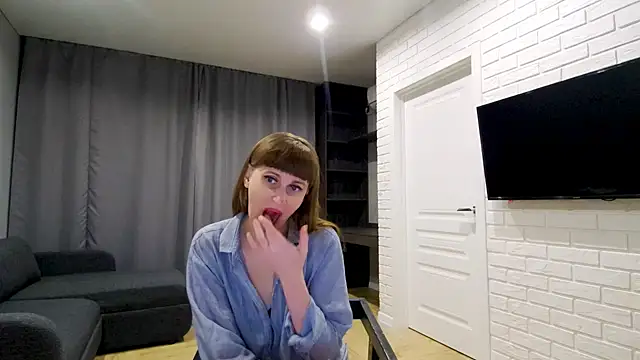 Daniella Lorente online show from 05-15-26, 10:52