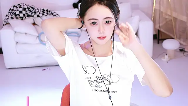 Roseonly  online show from 03-18-26, 04:48