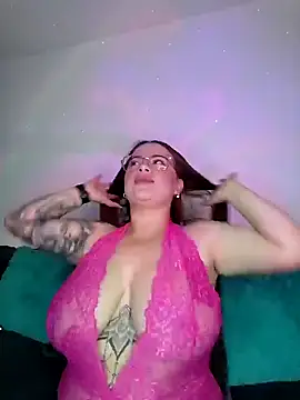 soofy   online show from 12-19-25, 04:49