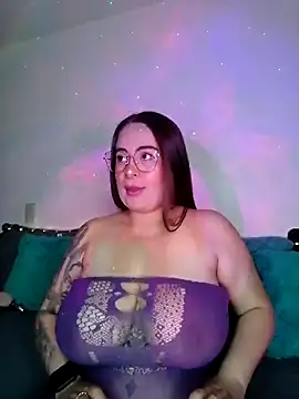 soofy   online show from 02-17-26, 03:37