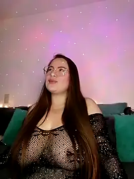 Snapshot of soofy__ chatting on 10-15-25, 02:54 soofy online show from 10-15-25, 02:54