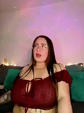Snapshot of soofy__ chatting on 10-19-25, 02:31 soofy online show from 10-19-25, 02:31