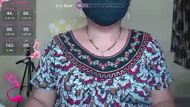 Snapshot of Queen_sakshi chatting on 10-03-25, 06:09 Queen sakshi online show from 10-03-25, 06:09