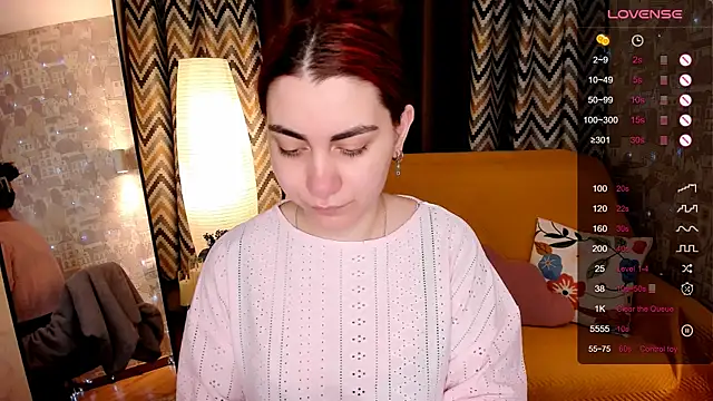 hannacheekss  online show from 05-07-26, 02:05